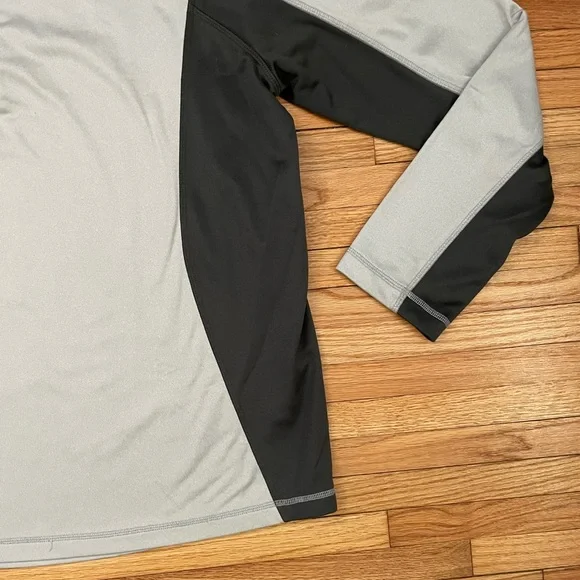 NORTH FACE Light Gray Pullover - Picture 2 of 13